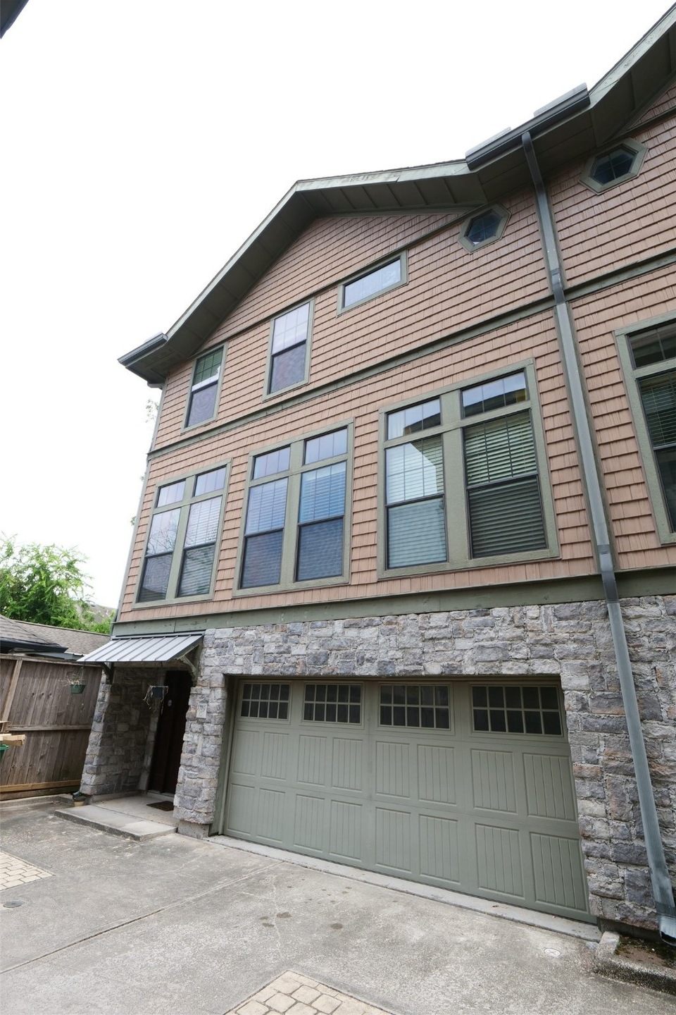 1719 Welch St unit C, Houston, TX 77006 - photo 1