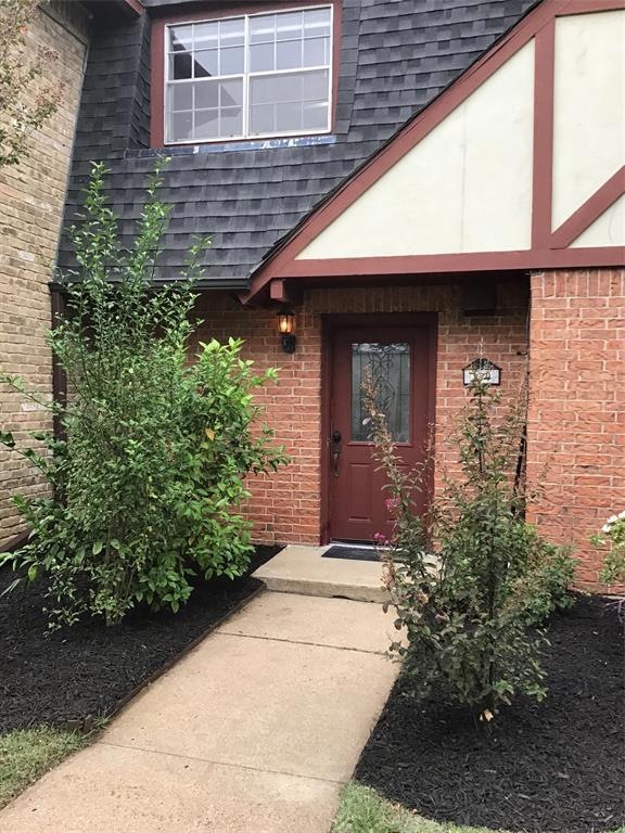 Welcome to 1809 E Grauwyler Unit 130