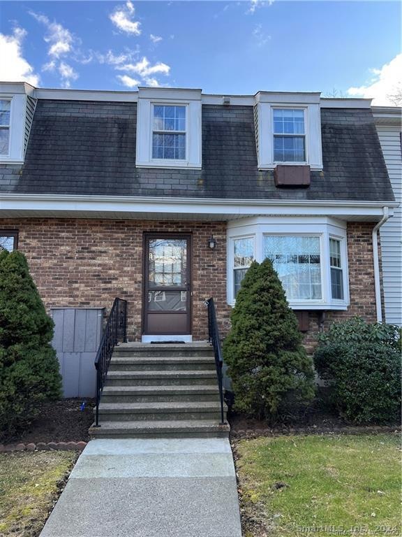 55 Janet Cir unit 4, Bridgeport, CT 06606 - photo 1