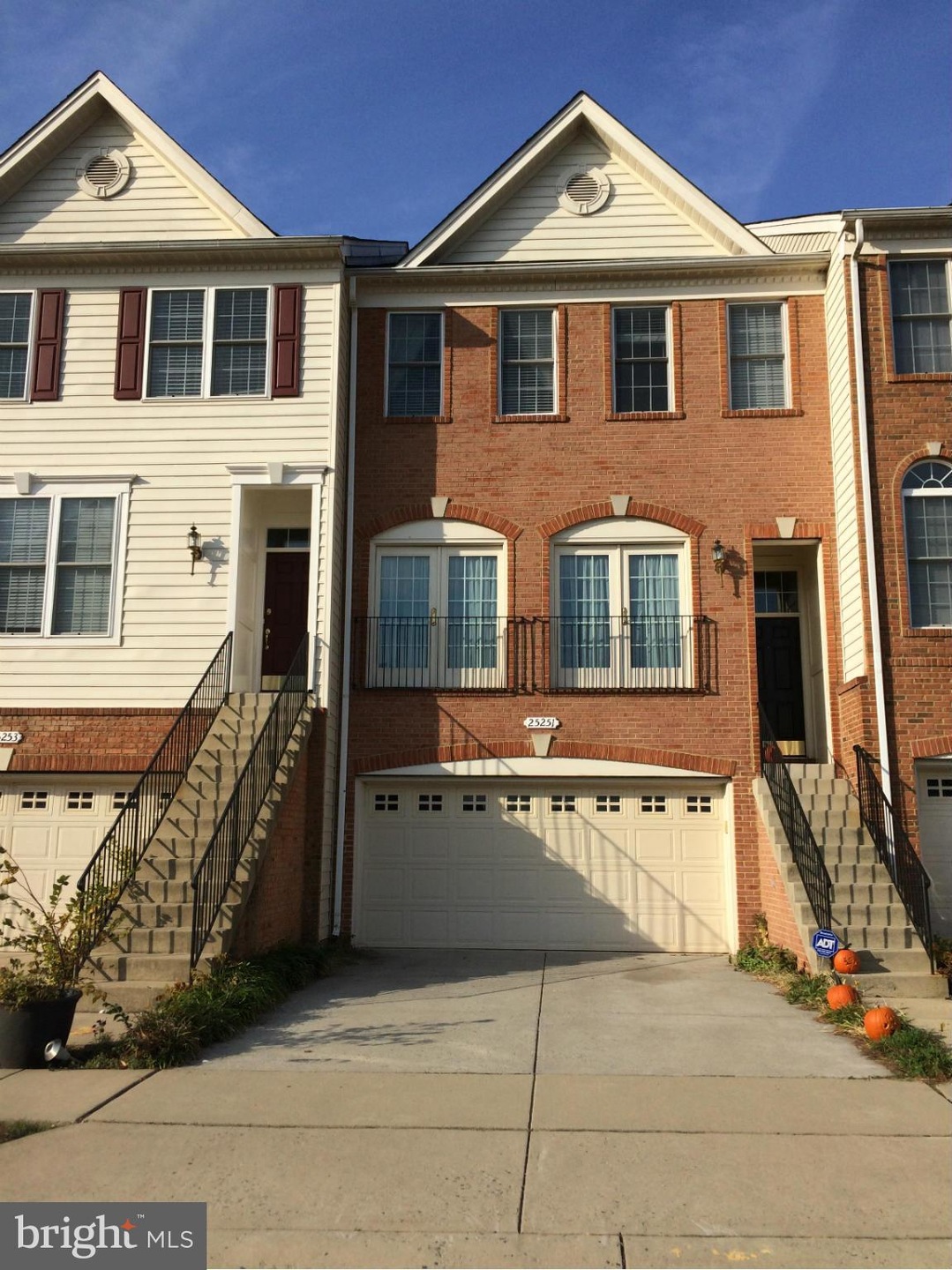 25251 Nesting Square, Chantilly, VA 20152 - photo 1