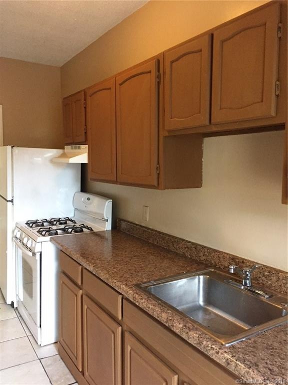 142 W Cedar St unit 1, Norwalk, CT 06854 - photo 1