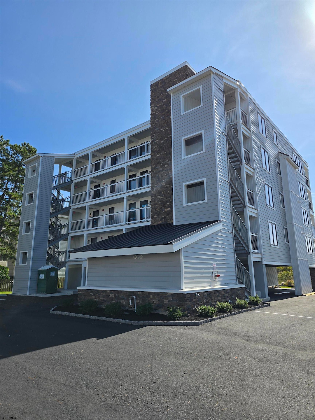 Sold $934,990
