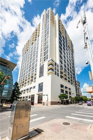 555 Condominiums located on 5th St. between Red Ri
