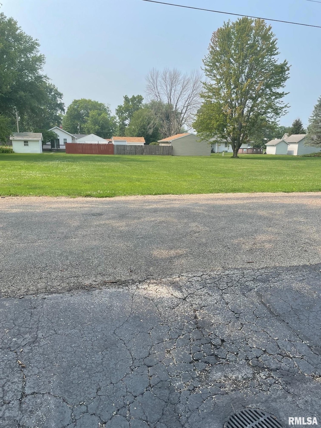 510 E Roberts St, Colchester, IL 62326 - photo 1