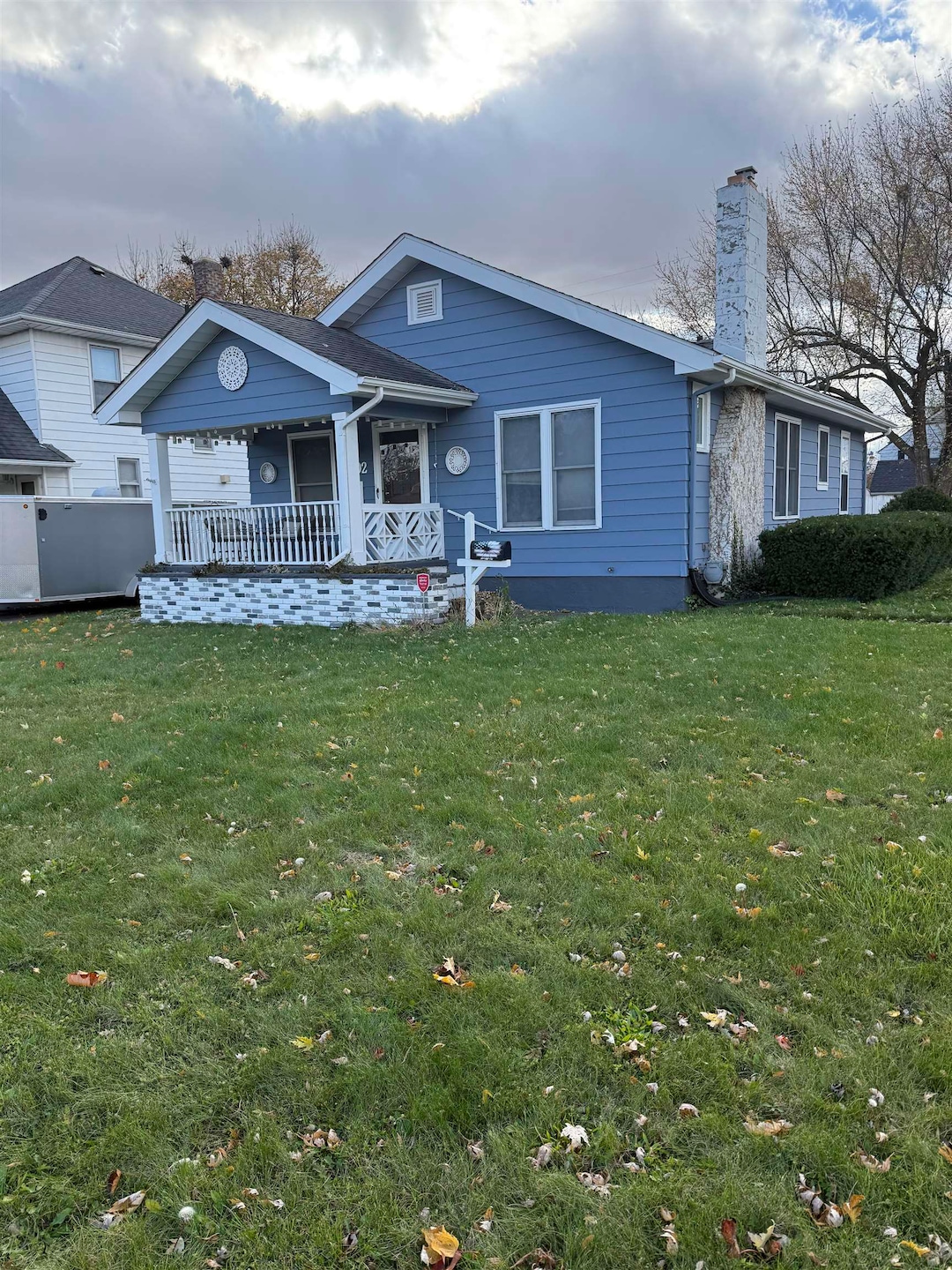 1402 Woodcroft Ave, Flint, MI 48503 - photo 1