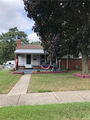 Front view of home.jpg