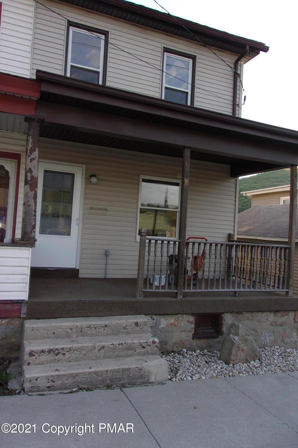 27 W 2nd St, Jim Thorpe, PA 18229 - photo 1
