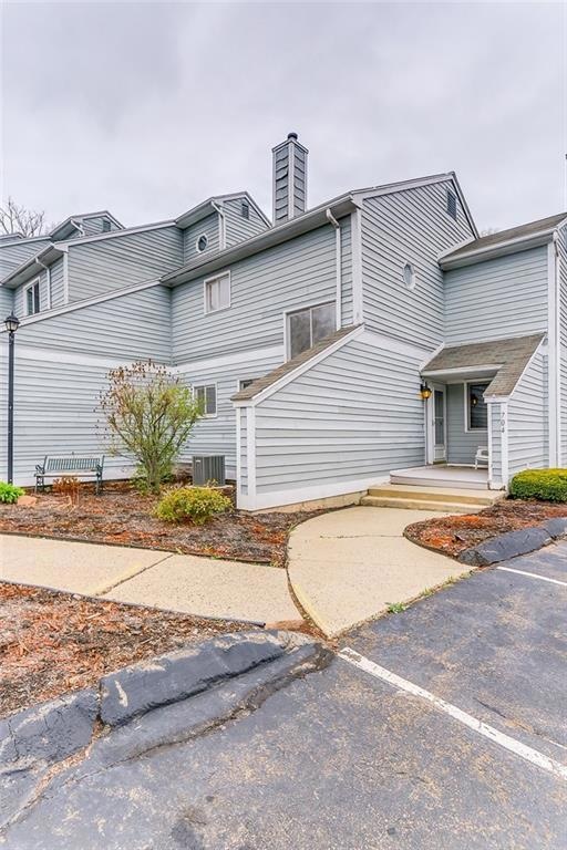 704 Golf Dr unit 704, East Haven, CT 06512 - photo 1