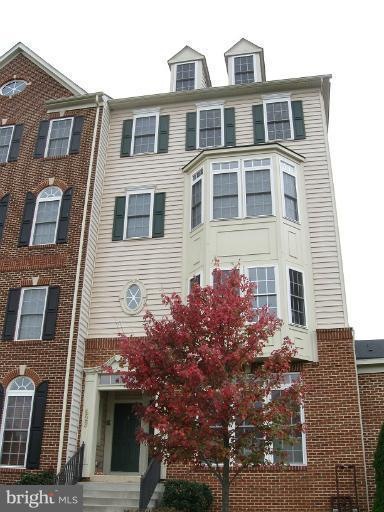 923 Hidden Marsh St, Gaithersburg, MD 20877 - photo 1