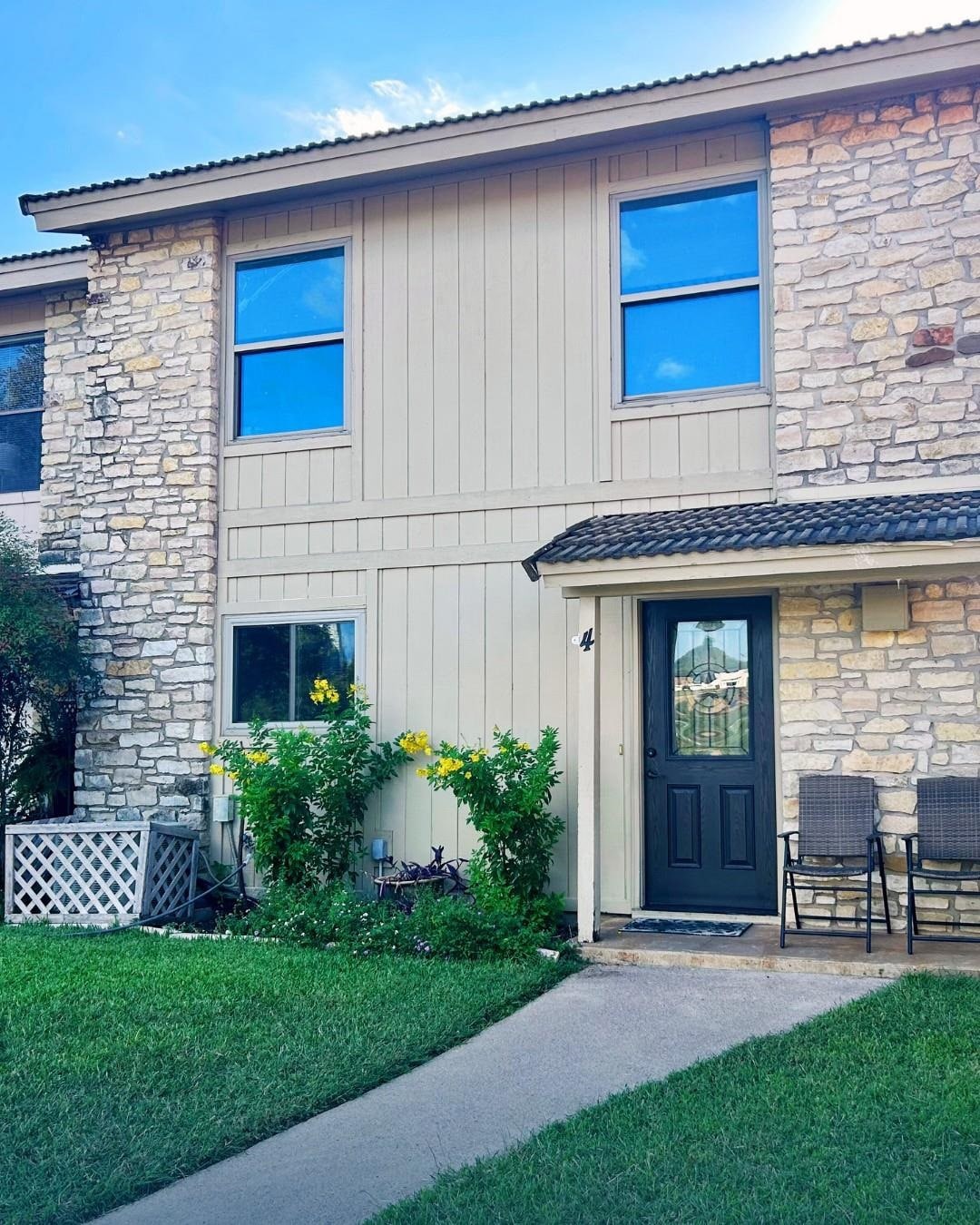 For Rent $1,600/month • Co-Listing Agent