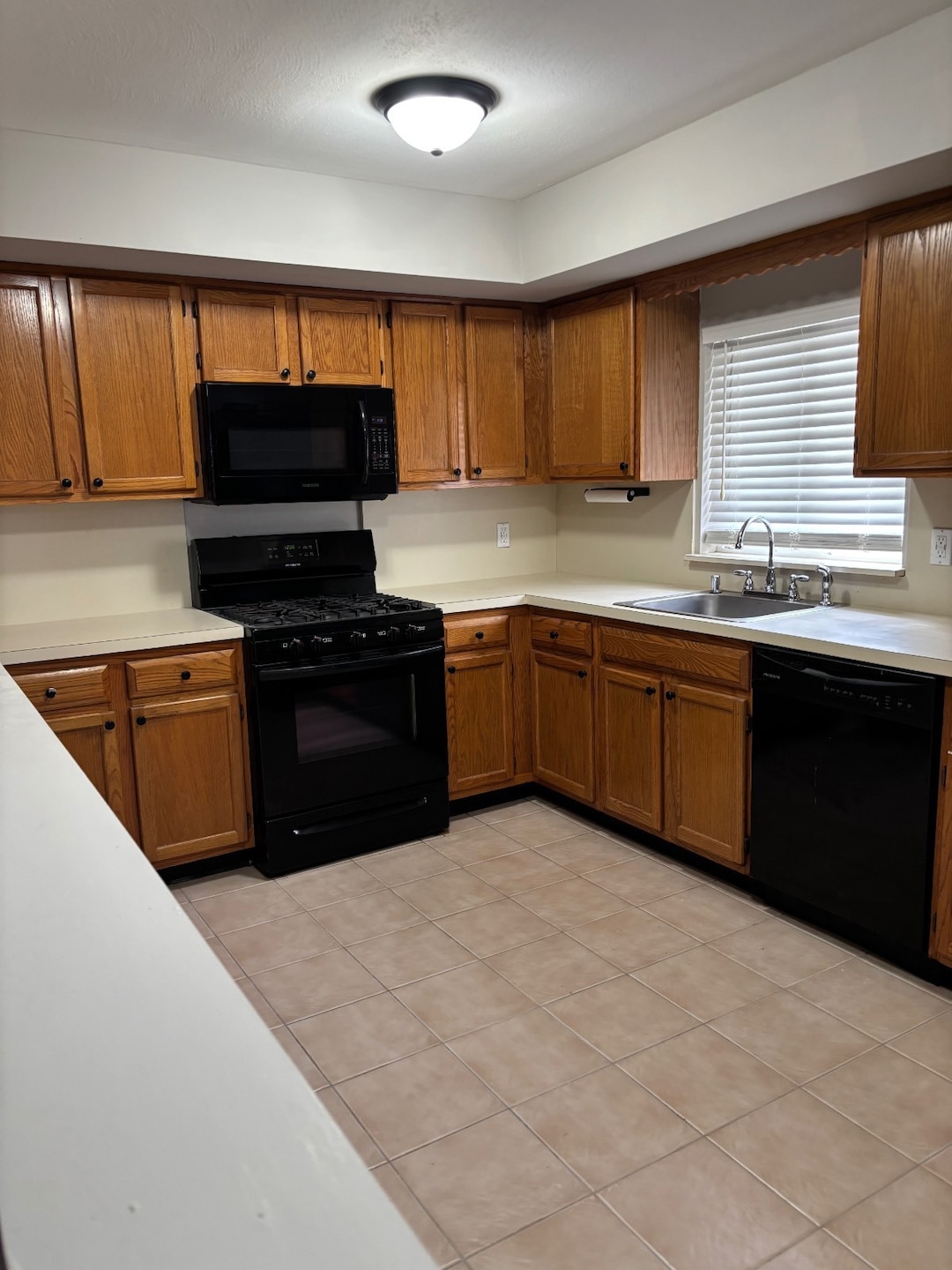 24 Shiel Ave unit 1, Staten Island, NY 10309 - photo 1