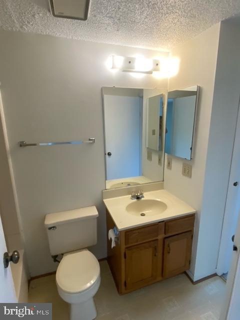 822 Wide Oak Ct, Warrenton, VA 20186 - photo 1