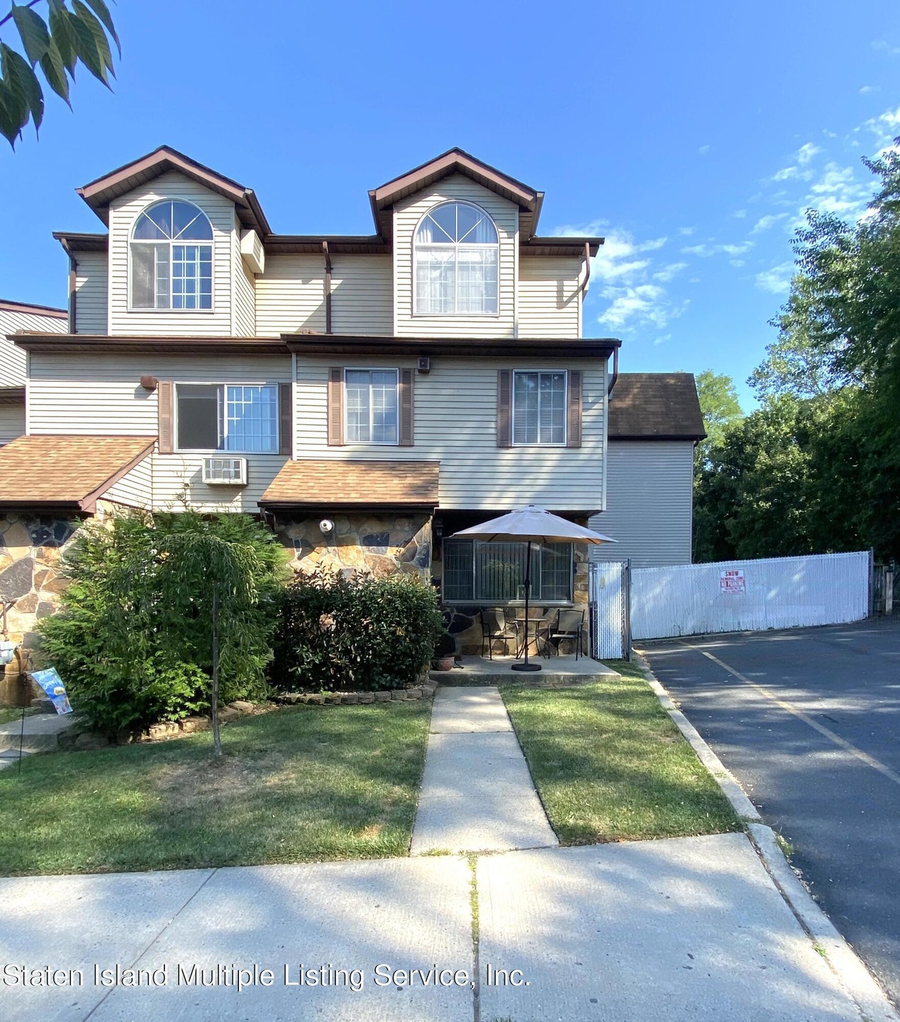 32 Croft Ct unit A, Staten Island, NY 10306 - photo 1