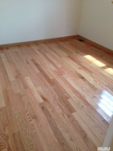 60-20 Marathon Pkwy unit 1FL, Little Neck, NY 11362 - photo 1