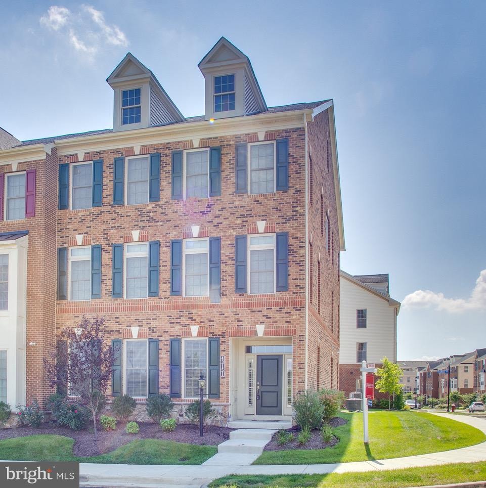 43151 Clarendon Square, Ashburn, VA 20148 - photo 1