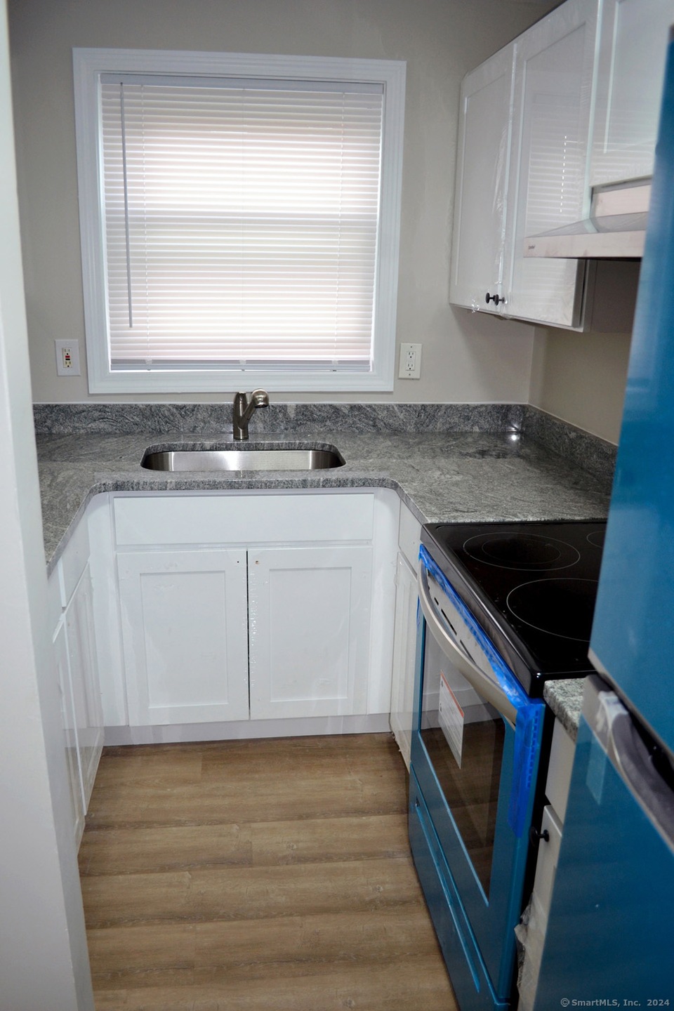 27 East St unit D, Hartford, CT 06120 - photo 1