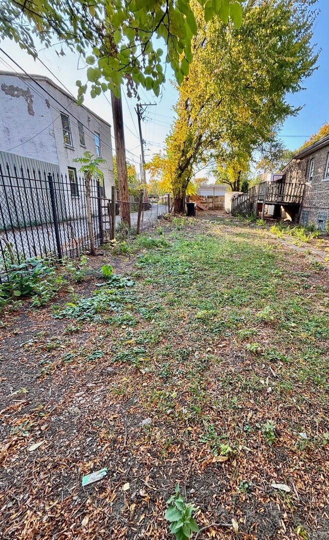 818 S Kilbourn Ave, Chicago, IL 60624 - photo 1