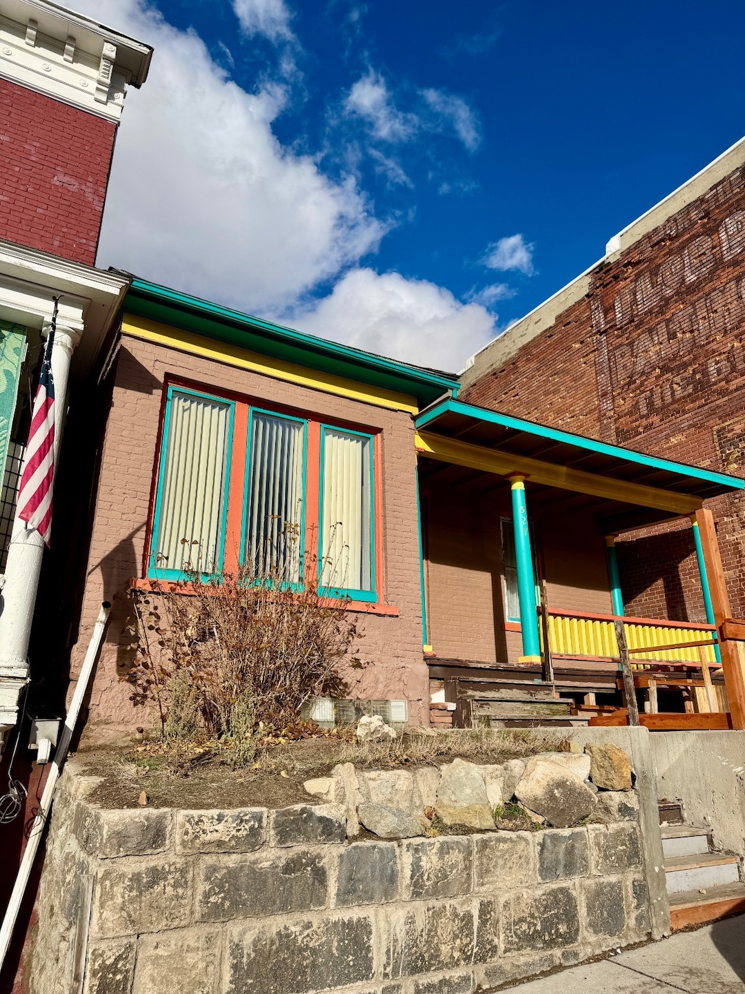 527 W Park St, Butte, MT 59701 - photo 1