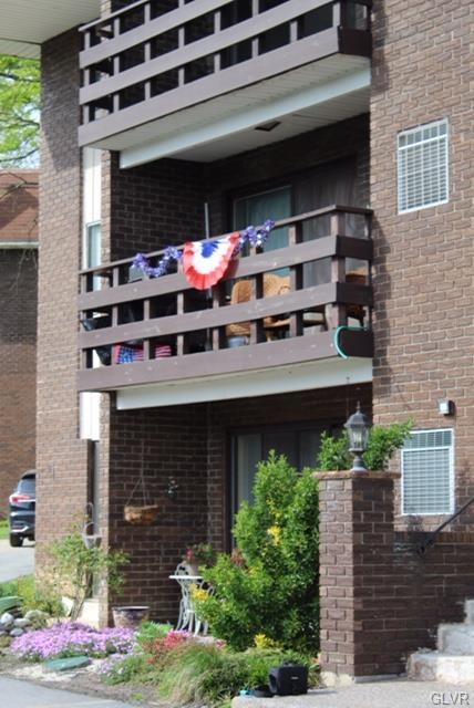 1580 Alta Dr unit 9, Whitehall, PA 18052 - photo 1