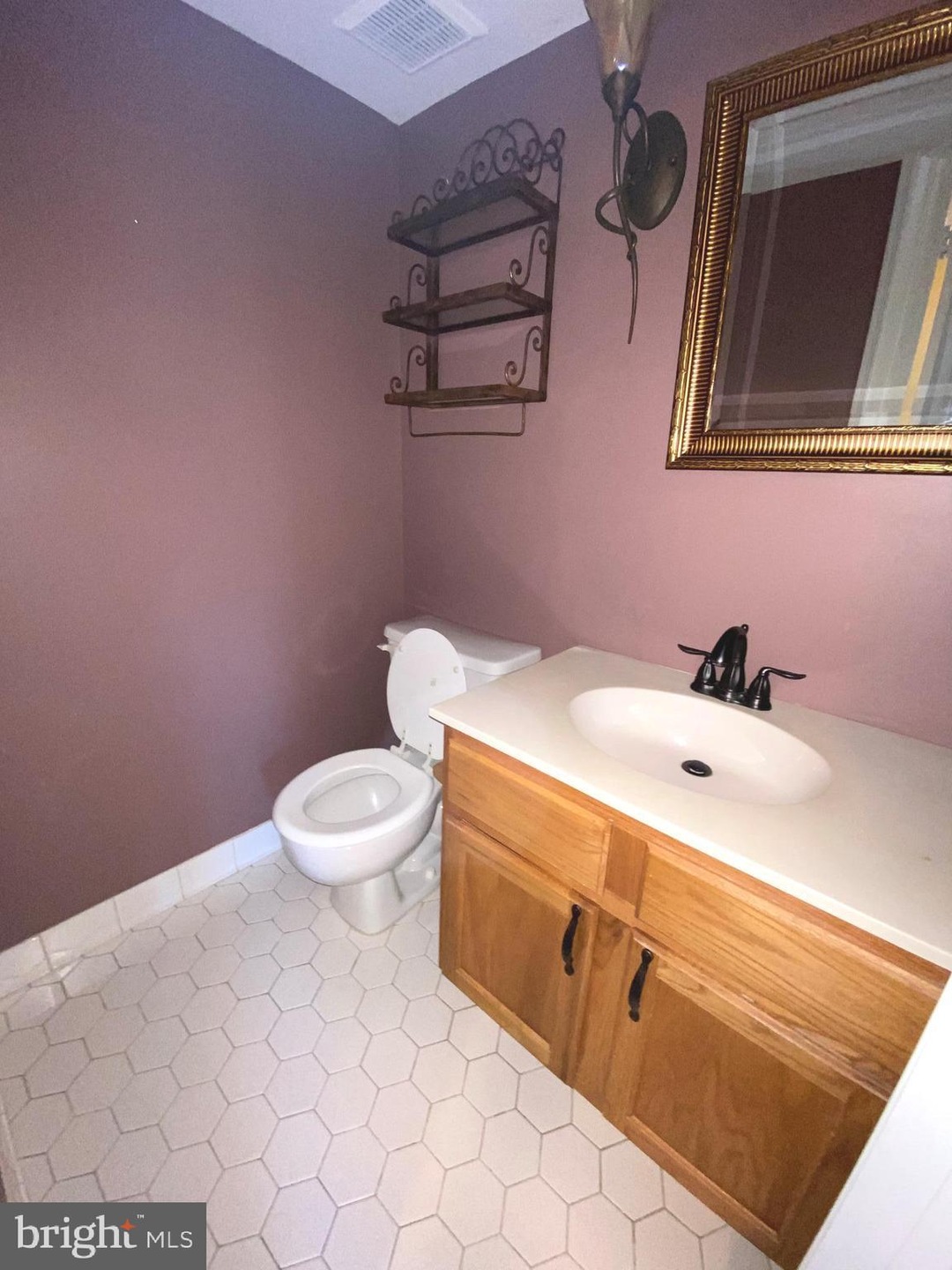 8214 Winstead Place unit 204, Manassas, VA 20109 - photo 1