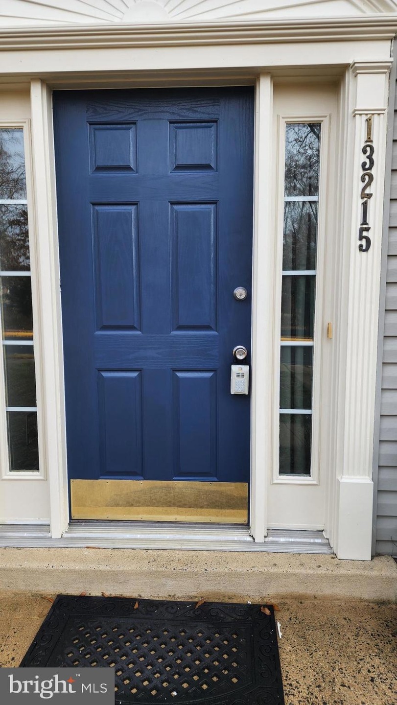 13215 Coppermill Dr, Herndon, VA 20171 - photo 1