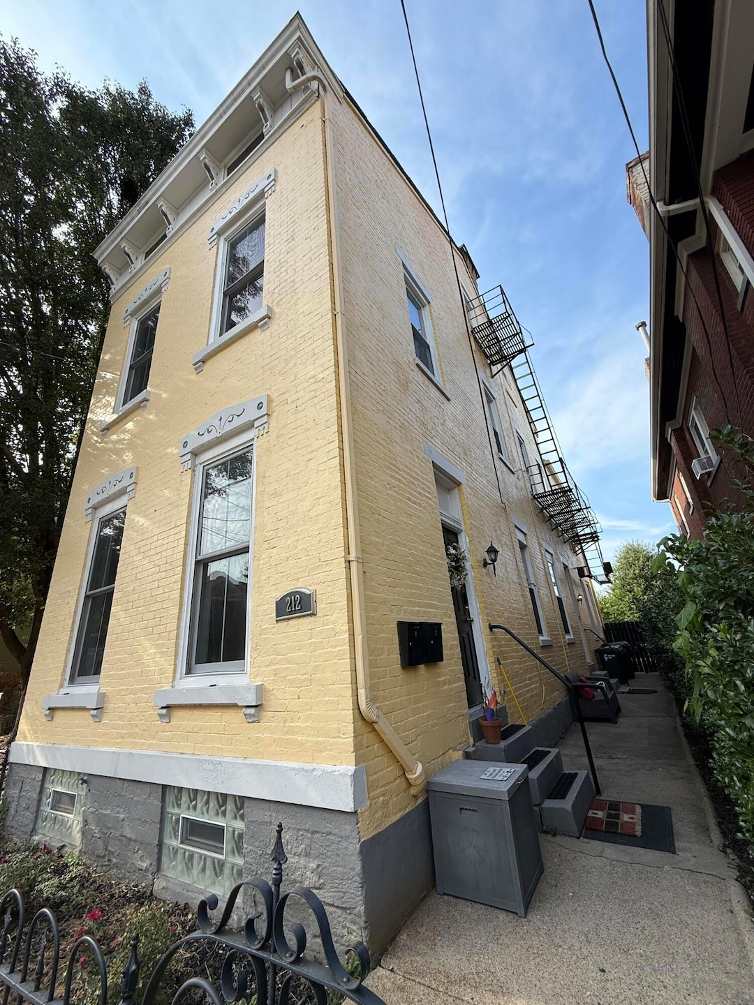 For Rent $2,050/month