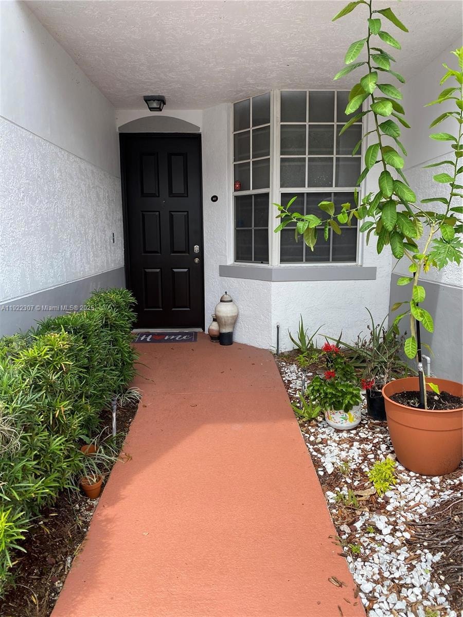 715 SW 148th Ave unit 611, Davie, FL 33325 - photo 1