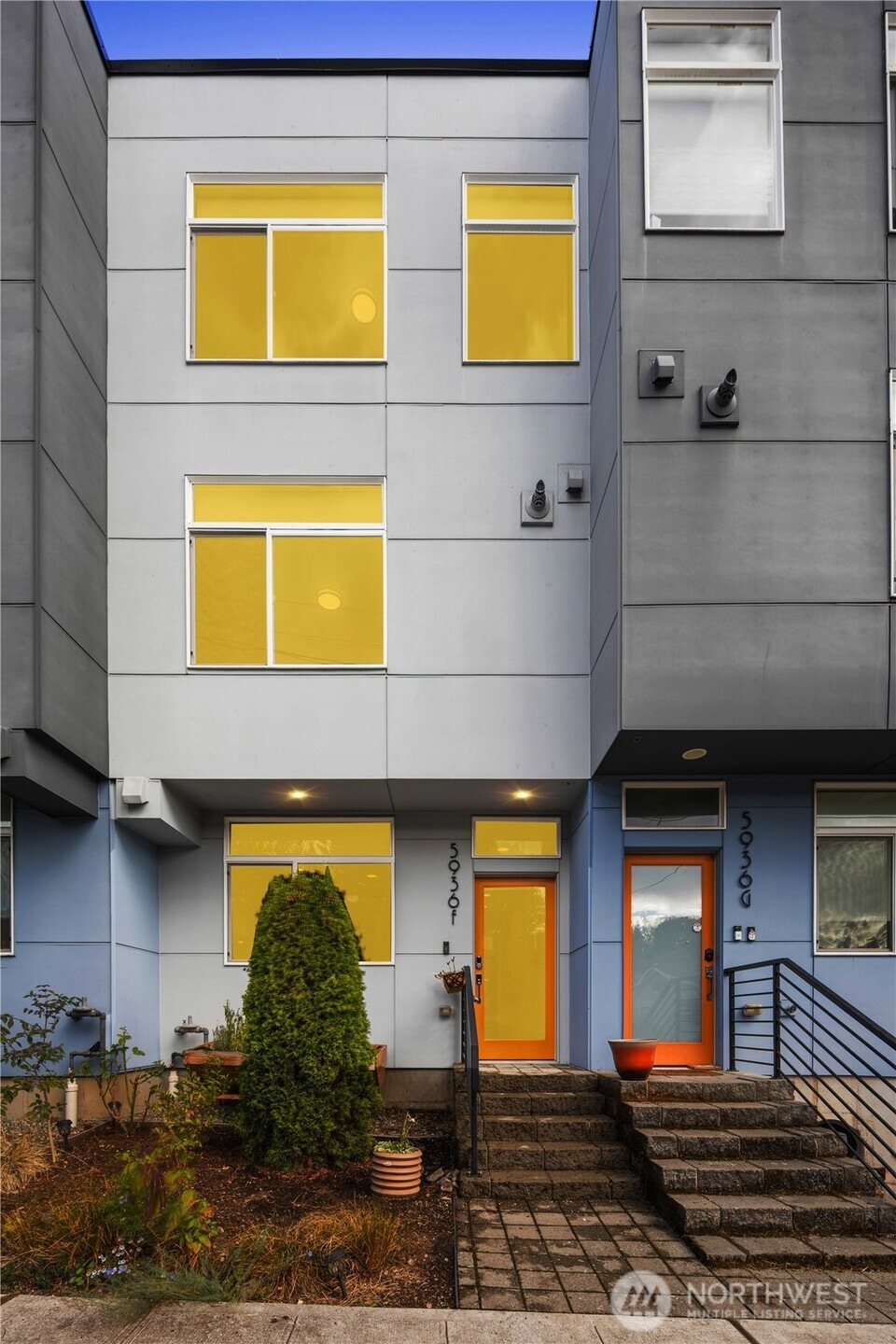 5936 36th Ave S unit F, Seattle, WA 98118 - photo 1