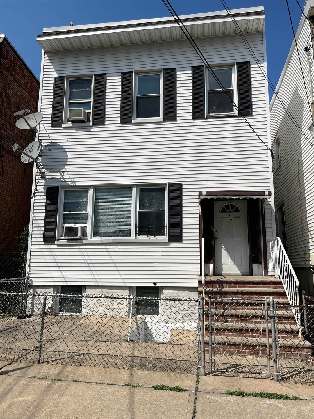 32 Manhattan Ave unit 2, Jersey City, NJ 07307 - photo 1