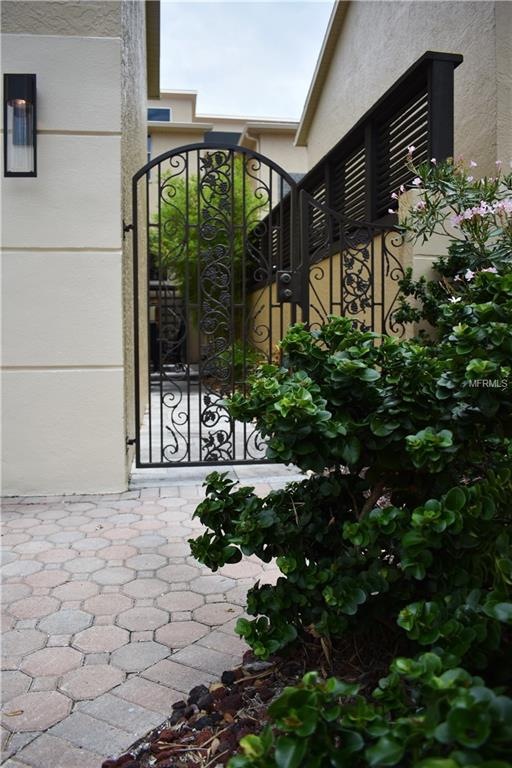 PRIVATE GATED ENTRANCE