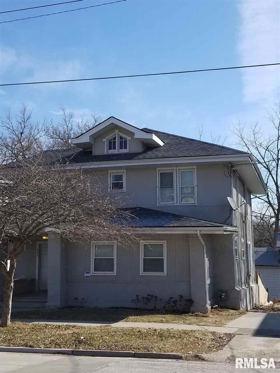 907 Pershing Ave, Davenport, IA 52803 - photo 1