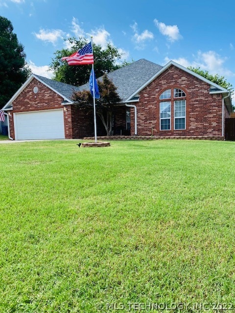 302 Oklahoma Ave, McAlester, OK 74501 - photo 1