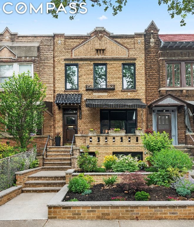 Sold $2,225,000 • Co-Listing Agent