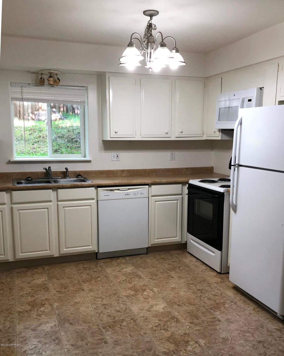 3713 Lynn Dr unit 4, Anchorage, AK 99508 - photo 1