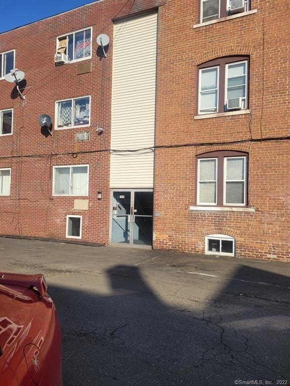 404 Charles St unit D, Bridge Port, CT 06606 - photo 1