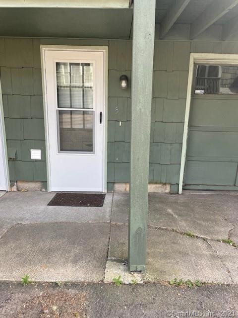 1400 Meriden Rd unit 4-5, Waterbury, CT 06705 - photo 1