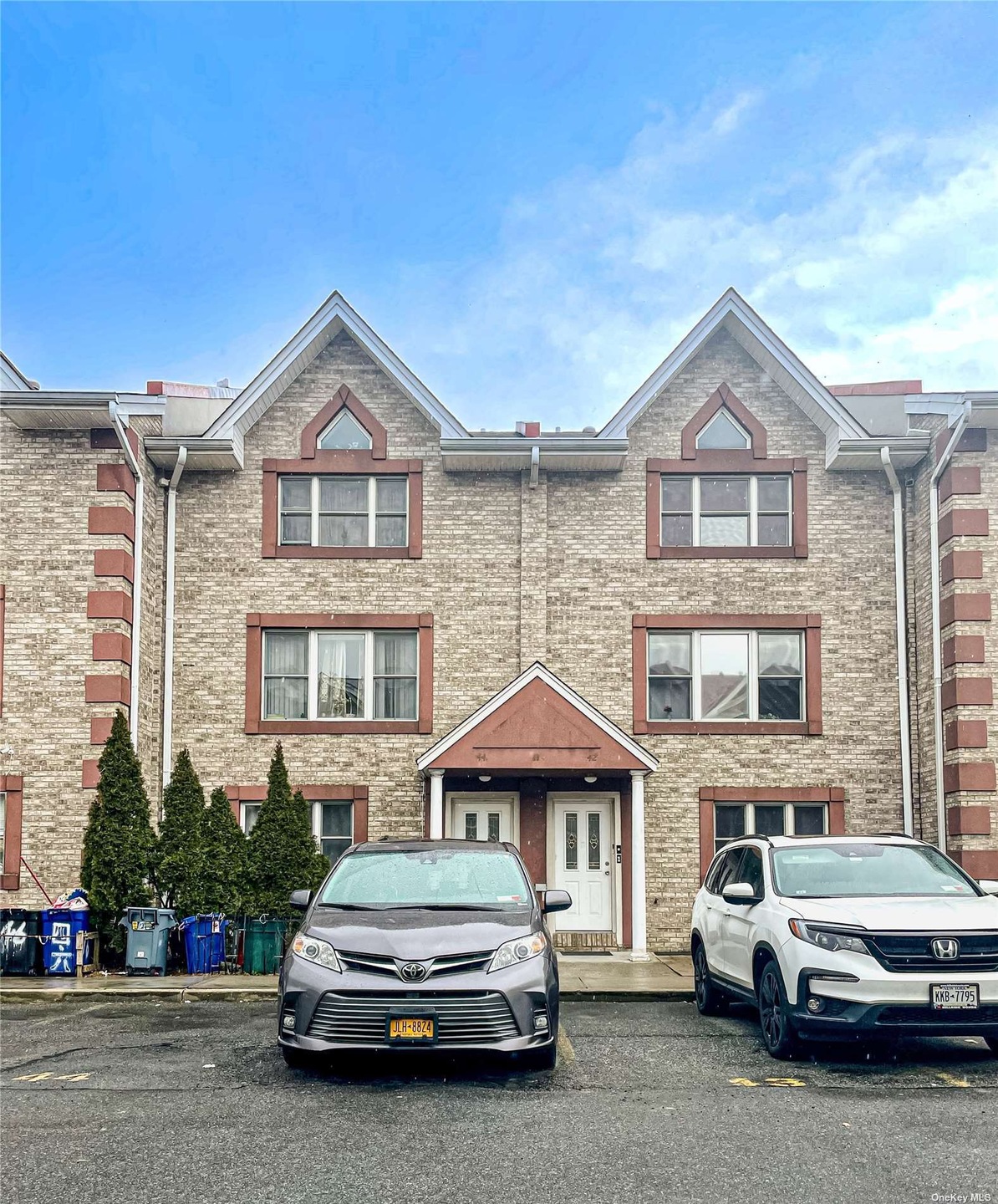 Sold $1,258,000 • Co-Listing Agent