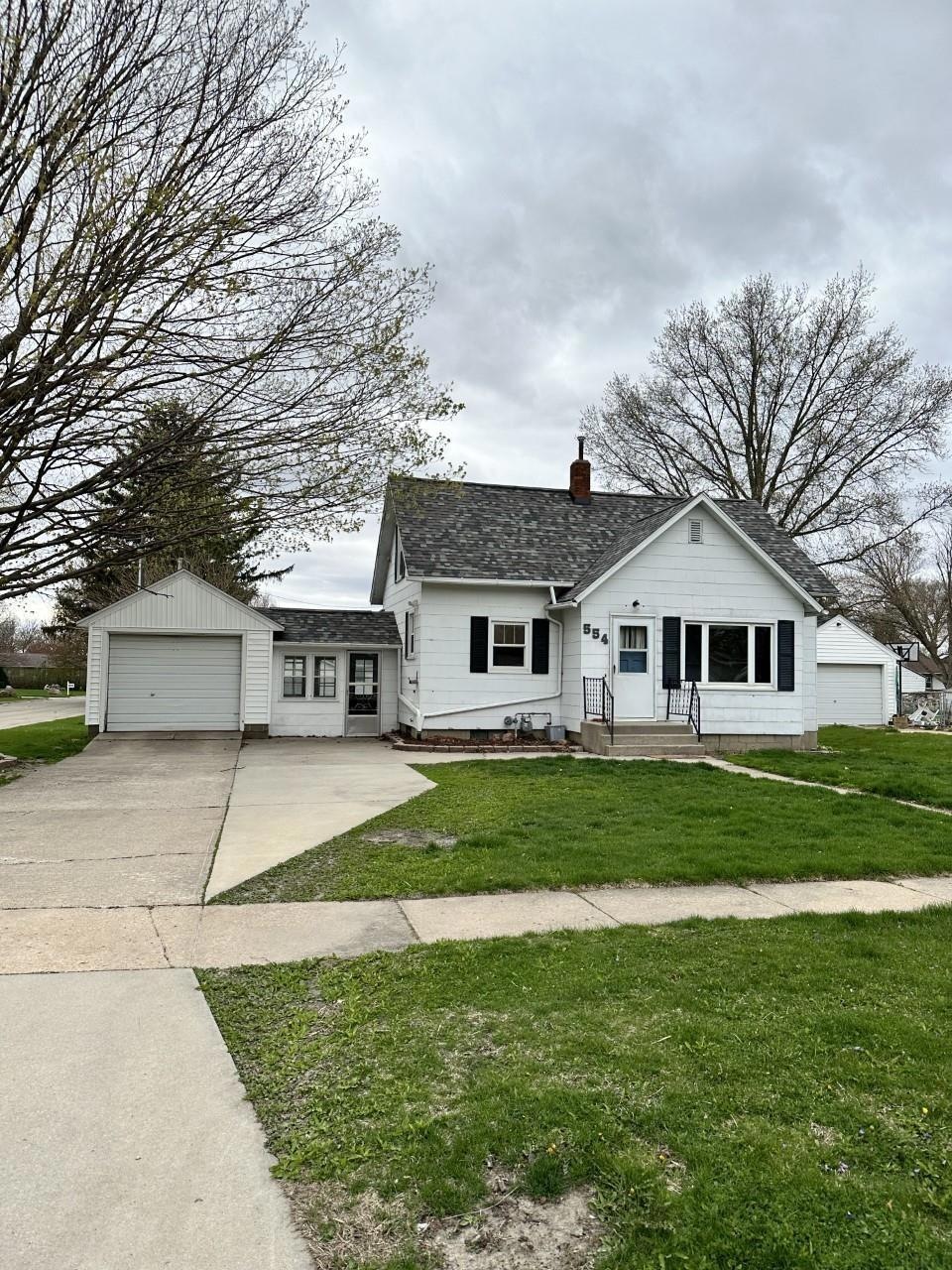 554 4th St, Jesup, IA 50648 - photo 1