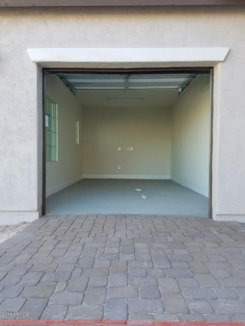 1 Car Garage