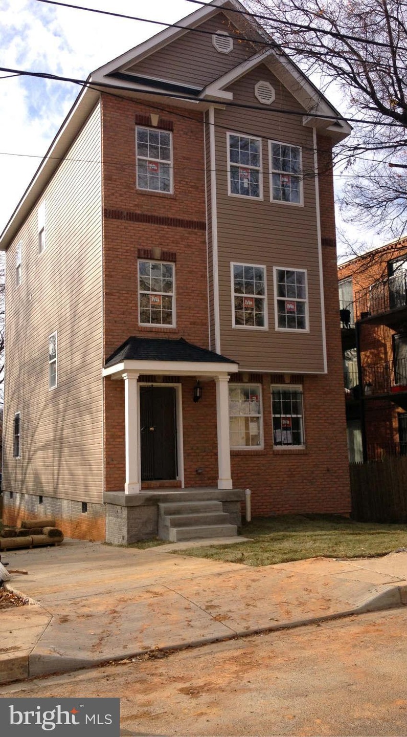 5115 F St SE, Washington, DC 20019 - photo 1