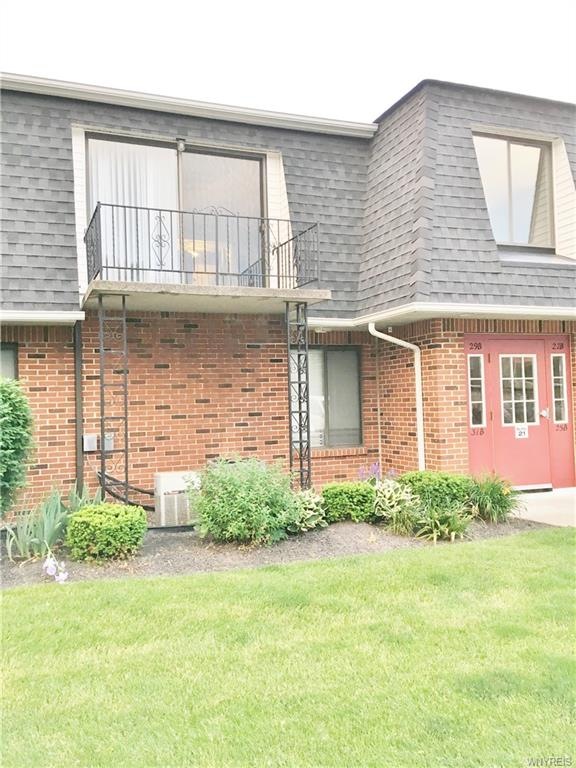 31B Foxberry Drive, Building 21.  Front, 2nd floor