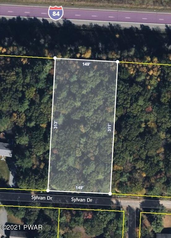 117 Sylvan Dr, Dingman Township, PA 18337 - photo 1