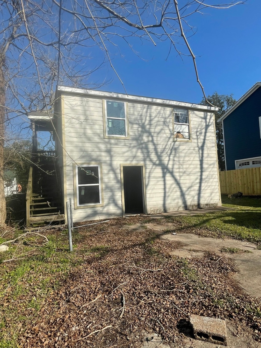 406 W House St, Alvin, TX 77511 - photo 1