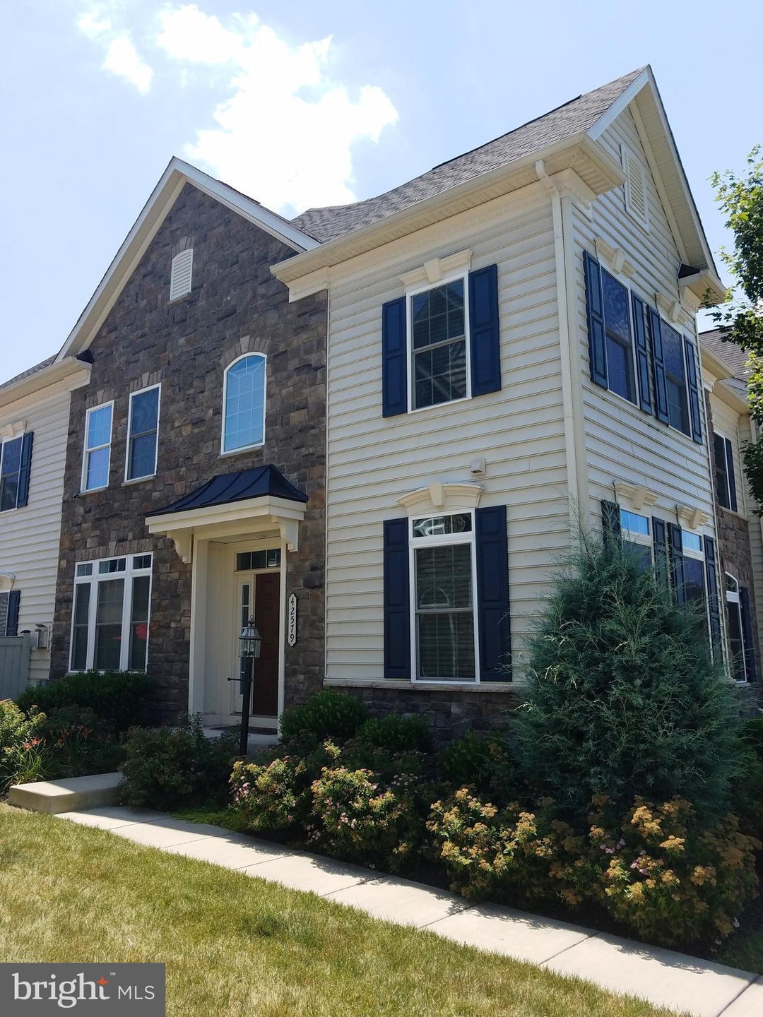 42579 Voormeade Terrace, Chantilly, VA 20152 - photo 1