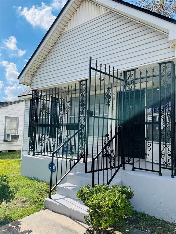 5003 Terry St, Houston, TX 77009 - photo 1