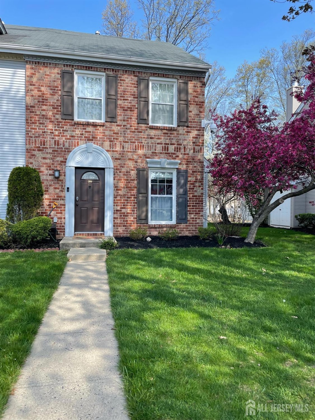 399 Hadleigh Ln, North Brunswick, NJ 08902 - photo 1