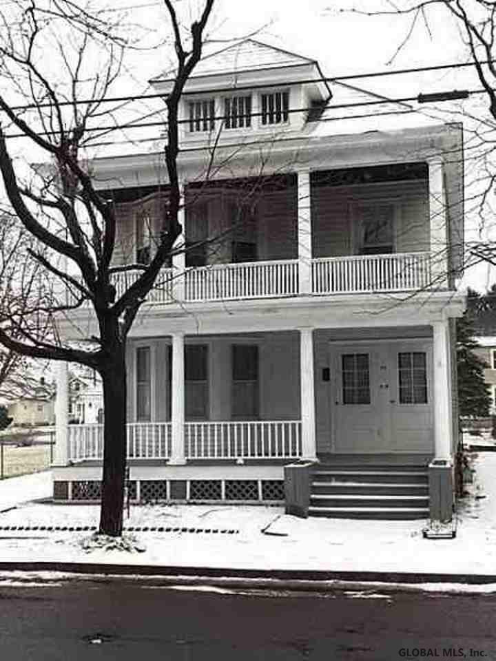 33 Woodrow Ct, Troy, NY 12180 - photo 1