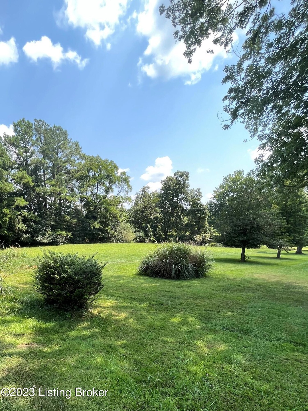 6609 Cooper Chapel Rd, Louisville, KY 40229 - photo 1