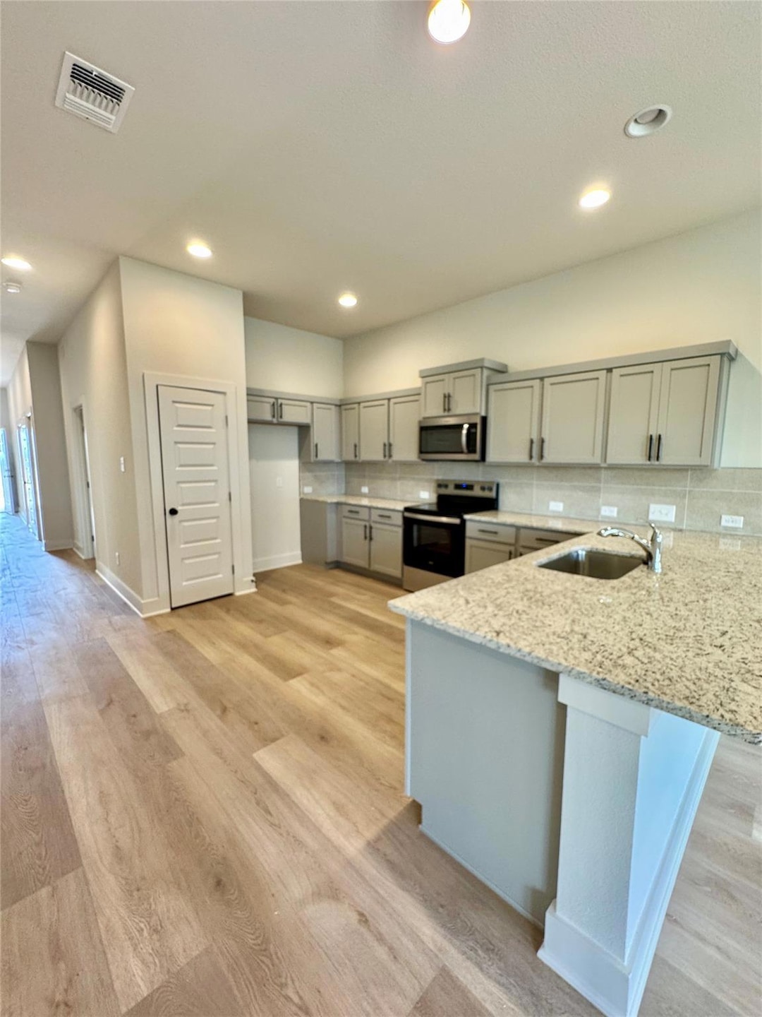 100 Zayd Ct unit A, Jarrell, TX 76537 - photo 1