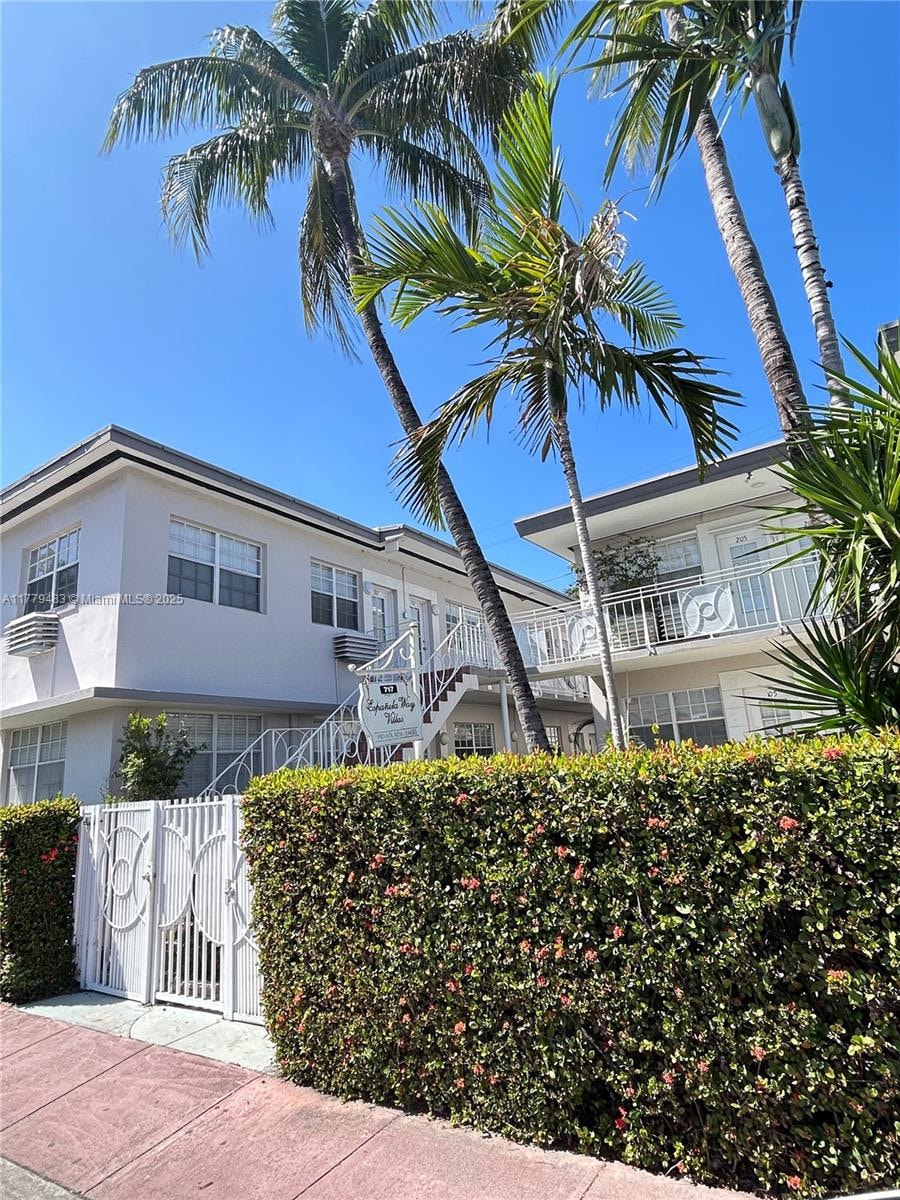 Espanola Way Villas